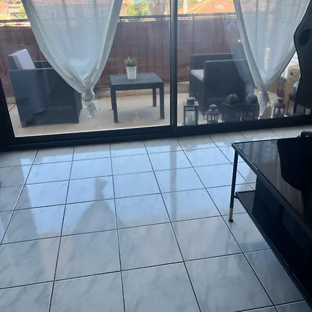 Apartment Agreable Salon,chambre Privatif Devant La Avec Parking Antibes