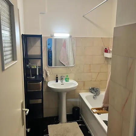 Agreable Salon,chambre Privatif Devant La Avec Parking * Antibes