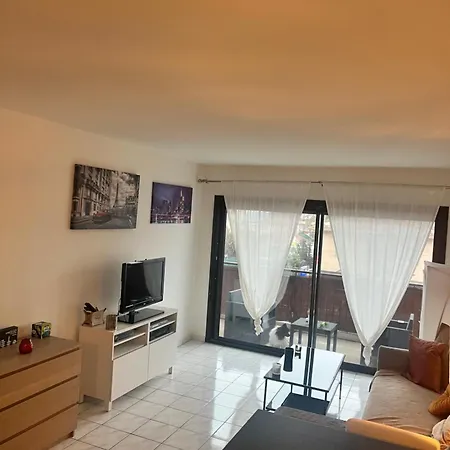 Agreable Salon,chambre Privatif Devant La Avec Parking * Antibes