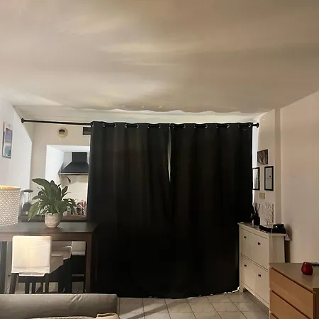 Agreable Salon,chambre Privatif Devant La Avec Parking Apartment