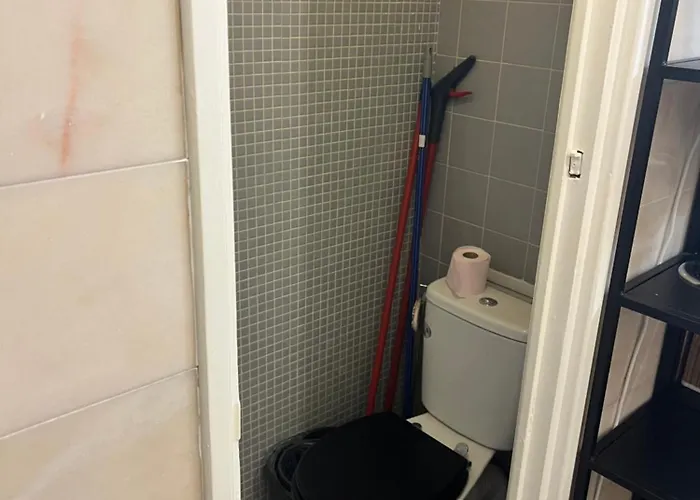 Appartement Grande Salon Climatisé Dans Partagé Avec Parking Devant La *