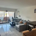 Grande Salon Climatise Dans Partage Avec Parking Devant La 公寓 *