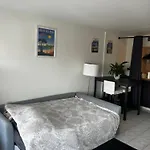公寓 Grande Salon Climatise Dans Partage Avec Parking Devant La