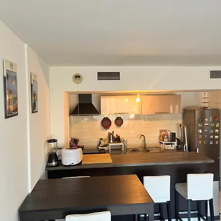 Agreable Salon,chambre Privatif Devant La Avec Parking * Antibes